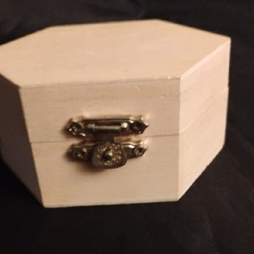 Hexagonal Wooden Trinket Box ((FREE with Jewelry Purchase)